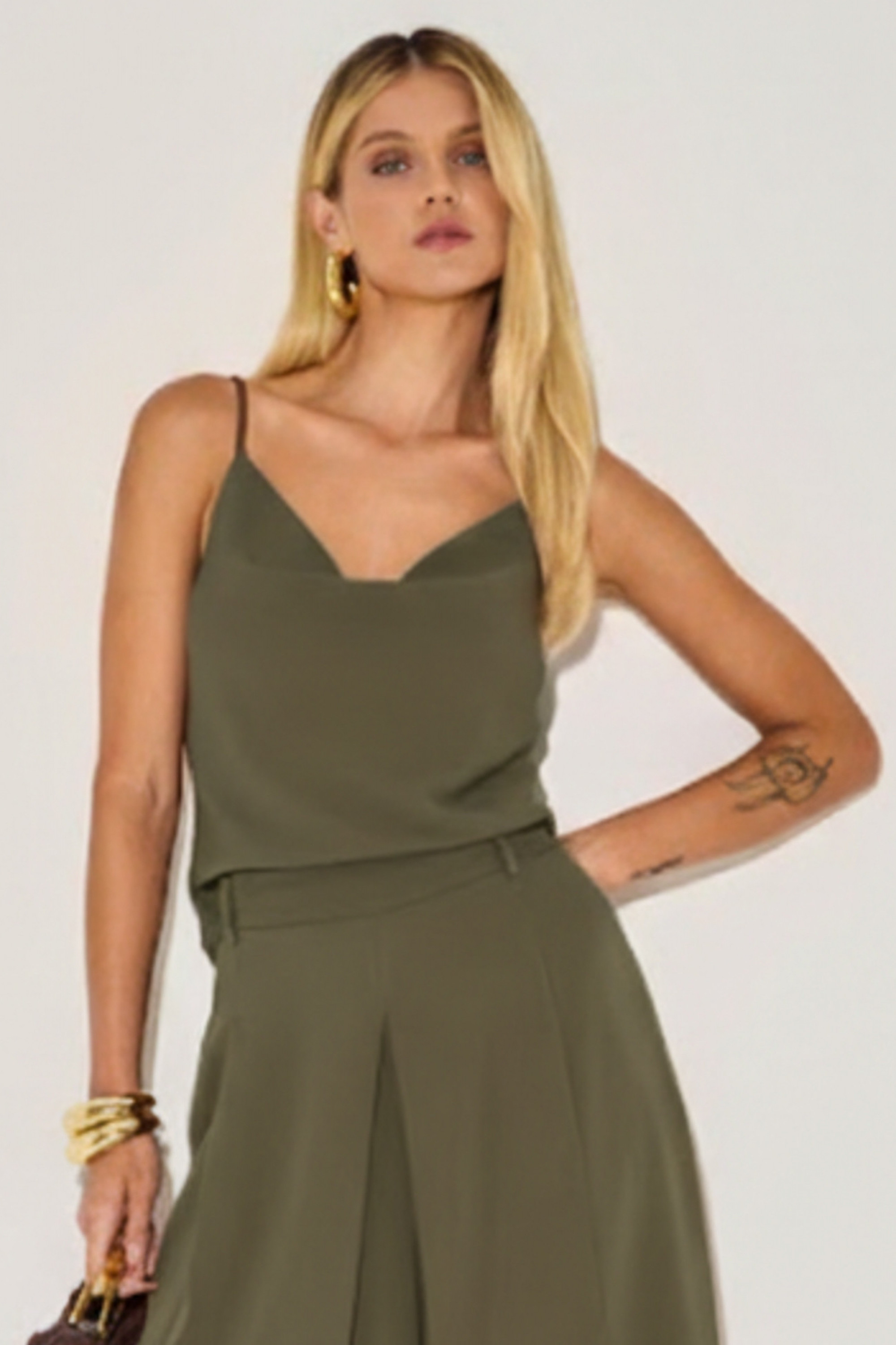 Blusa Alfaiataria Milene Verde Militar