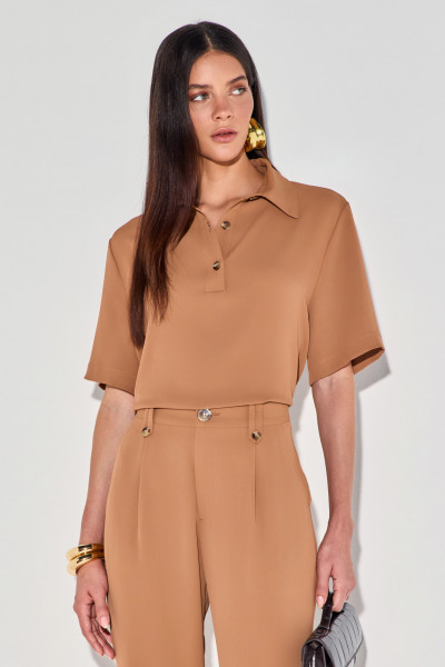 Blusa Polo Alfaiataria Juliete Caramelo