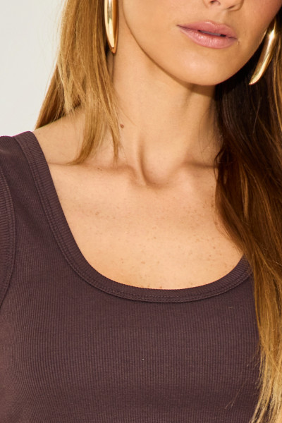 Blusa Regata Rib Caetana Marrom